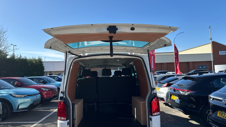 Volkswagen Transporter T32 Swb Diesel 2.0 TDI 110 Highline Kombi Van